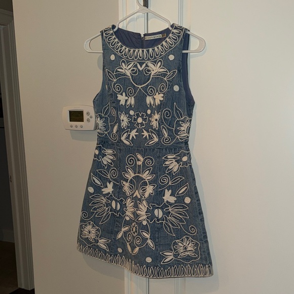 Alice + Olivia Dresses & Skirts - Alice + Olivia Teal and Cream Embroidered Dress